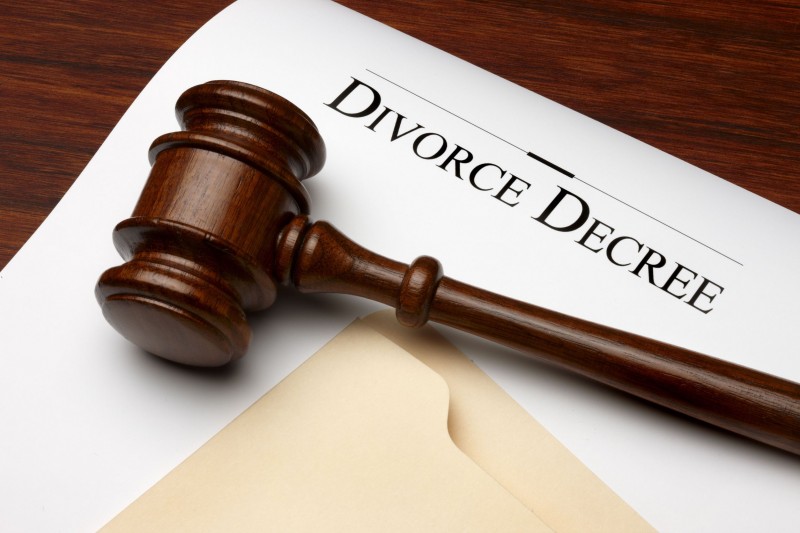 Reviewing Divorce Requirements With a Divorce Lawyer in Honolulu